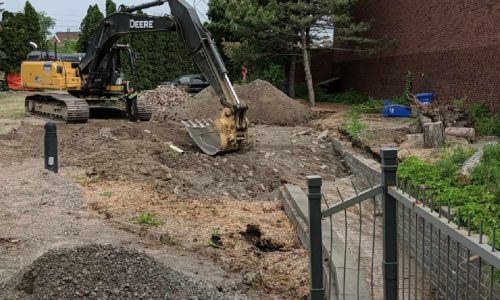 L'excavation au jardin, 11 juin, 2020